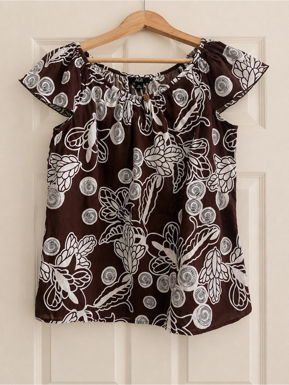 AGB Womens Medium Brown White Floral Blouse Flutter Sleeve Keyhole Boho Top